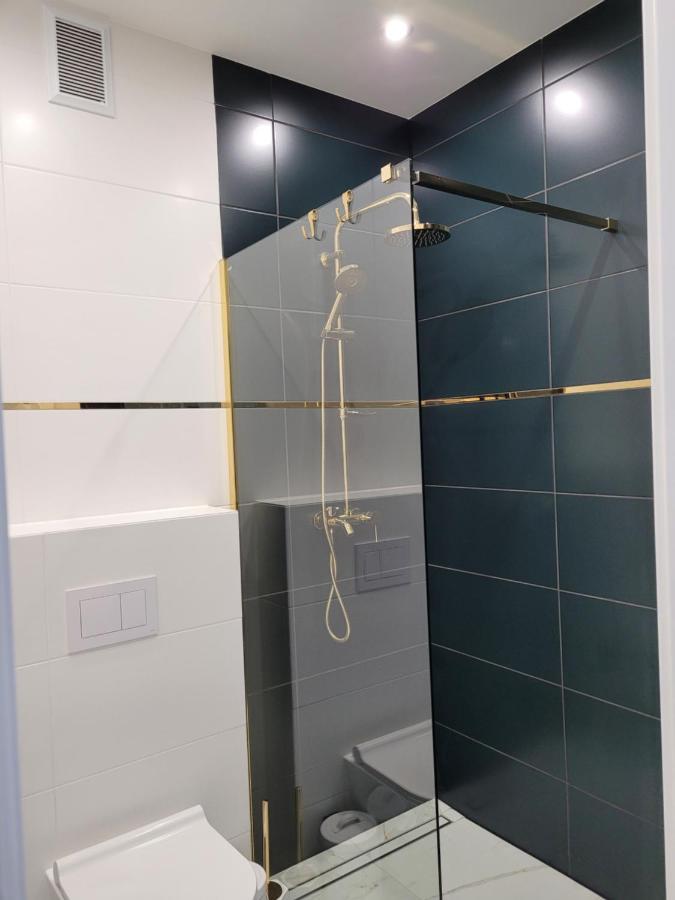 Apartament W Centrum Rowna 10 キェルツェ エクステリア 写真